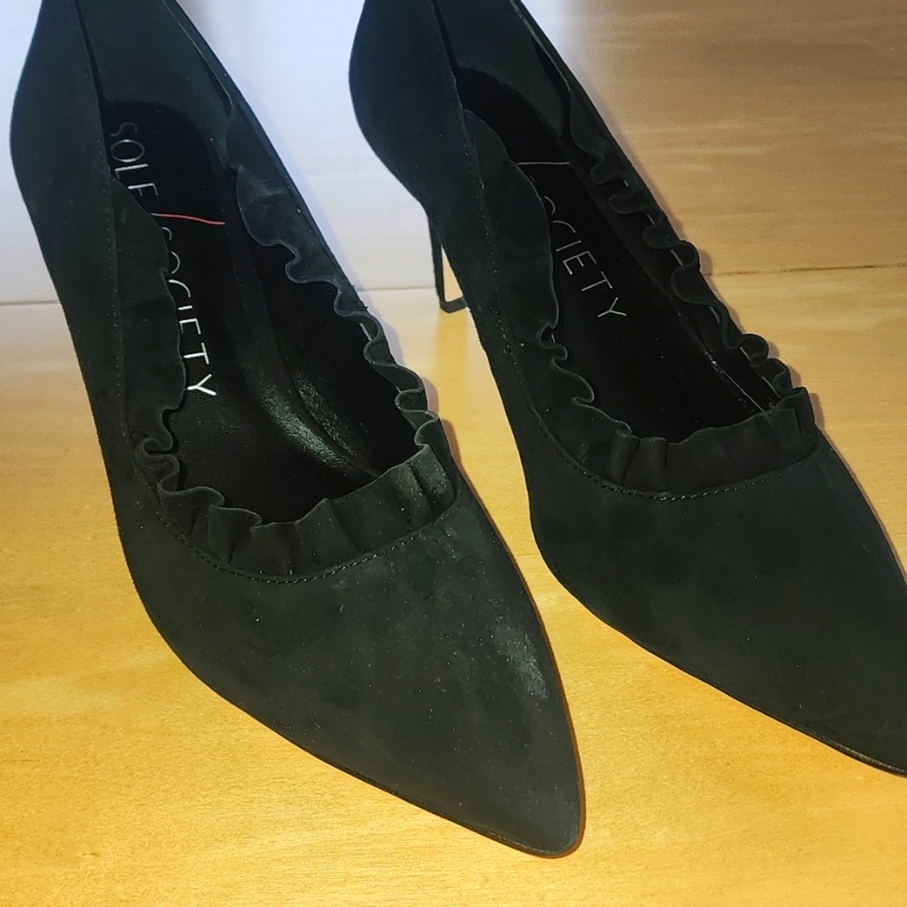 Sole society Size 9M black leather suede heels